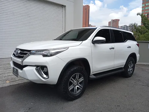 Toyota Fortuner Srv 2.7 Aut 7p