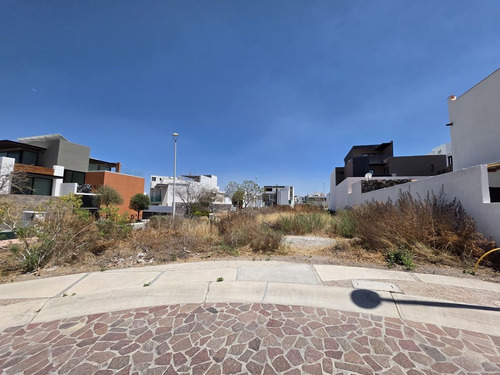 Terreno En Venta En Zibata, Dentro De Exclusiva Privada Yavia
