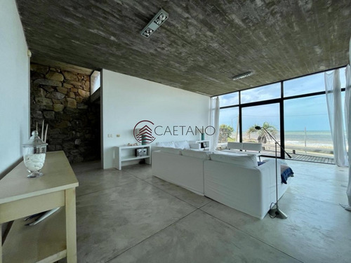 Imagen 2 de 21 de Hermosa Casa En Primera Linea !!!