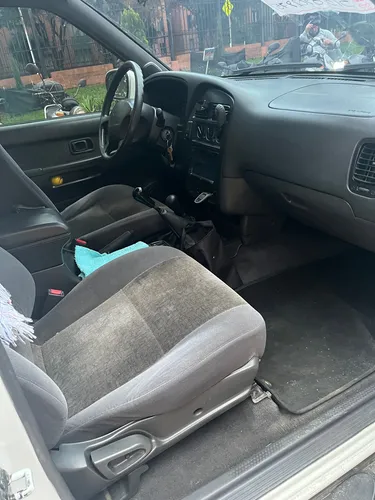Nissan Pathfinder 3.3 R50 Std