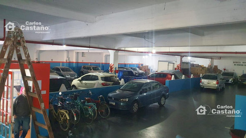 Enorme Ph De 26x42m Con Capacidad Para Múltiples Autos.