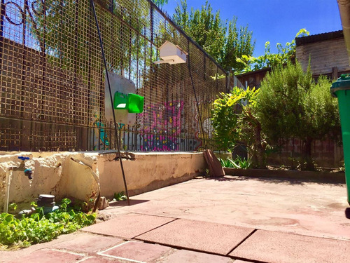 Casa En Venta De 3 Dorm. En San Joaquín