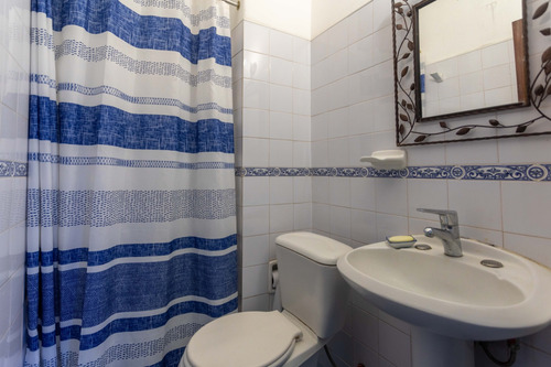 Única En Su Estilo. Venta De Casa En Malvin, 5 Dormitorios, Padrón Único.