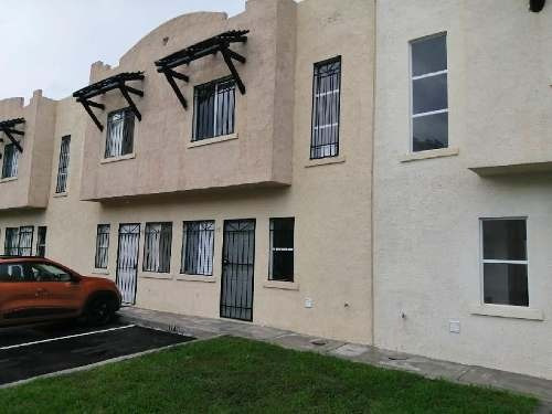 Imagen 1 de 15 de Casa En Renta En Playa Del Carmen.