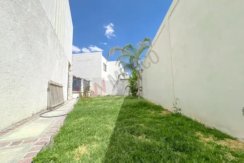 Casa En Venta Con Terreno Excedente En Un Residencial Muy Tranquilo Y Seguro En La Zona Norte De ...