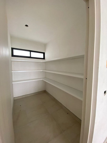 Imagen 12 de 15 de Residencia En Lomas De Juriquilla, Jardín, 3 Recamaras, Sal
