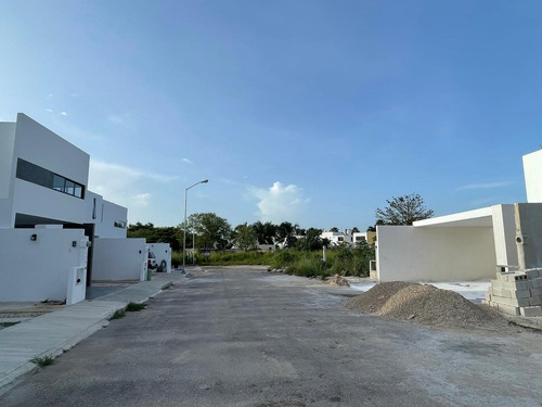 Imagen 12 de 14 de Terreno En Cerrada A La Puerta De Conkal 844.91m2 - Pueblo Conkal