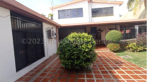 Casa Venta  Calle Poublica , Amplia, Confortable  ,con Jardin, Balcon En Trigal Centro Valencia Carabobo Leida Falcon  Lf24-20836 