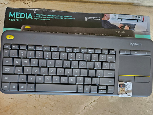 Teclado Táctil Inalambrico  Marca Logitech K400 Plus