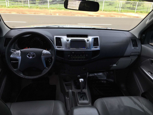 Imagem 8 de 12 de Toyota Hilux 2015 2.7 Srv Cab. Dupla 4x4 Flex Aut. 4p