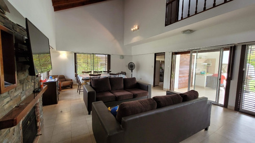 Casa A La Venta En Country Las Lajas