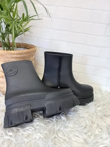 Bota De Goma Con Plataforma Taco Wanda Lluvia Impermeable 7.199