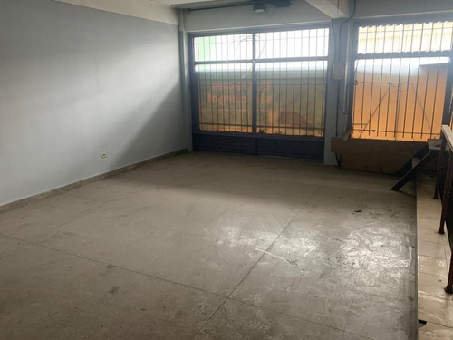 Imagen 16 de 18 de Alquiler Monte Grande Local Centrico De 478 M2 Con Entrepiso!