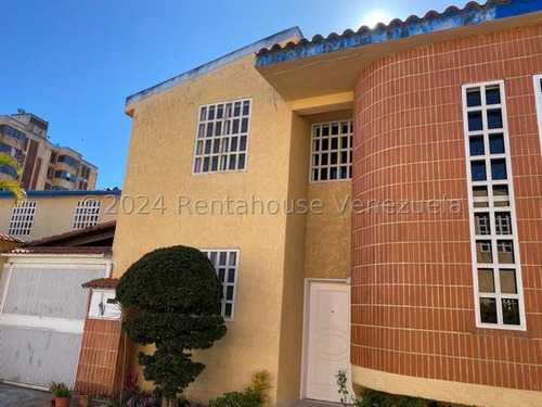 Townhouse En Venta Remodelado Urbanización Santa María Los Teques