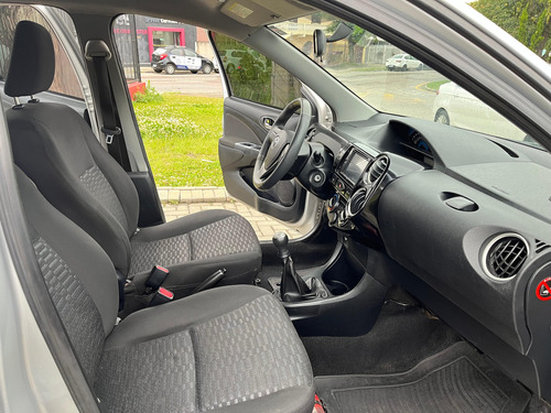 Toyota Etios 1.3 16v X 5p