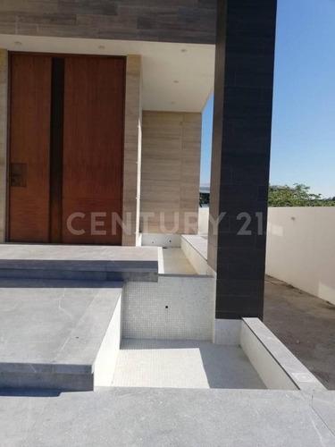 Imagen 17 de 28 de Se Vende Lujosa Casa En Puerto Cancún C2023