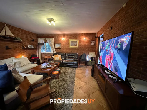 Casa En Venta Playa Mansa - 4 Dormitorios Parada 19.