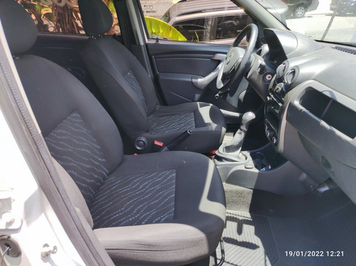 Imagem 5 de 6 de Renault Logan 1.0 16v Authentique Hi-flex 4p Branco 12/13