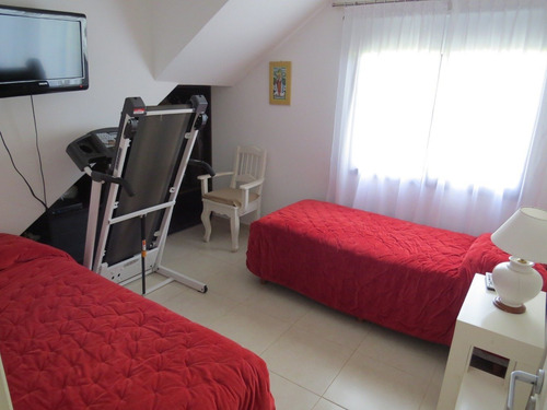 Imagen 19 de 24 de Casa En Venta-zona Lasalle-moderna Impecable- Excelente Entorno-permuta Por Casa