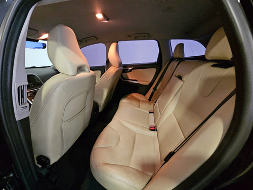 Volvo XC60 2.0 T5 COMFORT FWD TURBO GASOLINA 4P AUTOMÁTICO