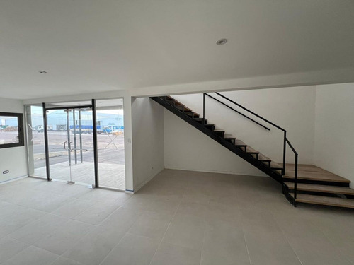 Se Alquila Galpón Comercial