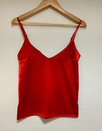 Musculosa De Seda Roja  Escote En V