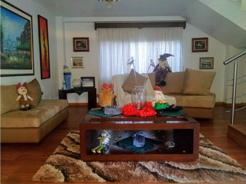 Casa Acogedora De Dos Niveles Urb Picott San Antonio De Los Altos