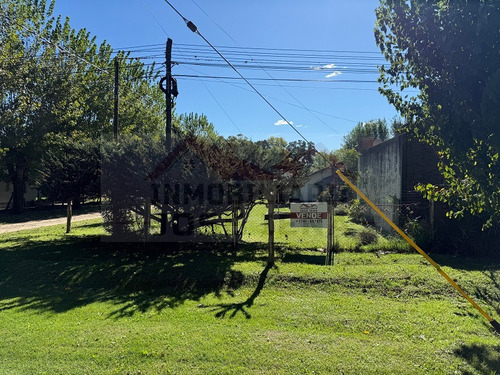 Lote En Venta De 10 X 22,5 En Esquina (225 M2). Ubicado En Calle 137 Y 54 General Belgrano. Sobre Colectora De Ruta 29, A Pocas Cuadras Del Rio Salado.