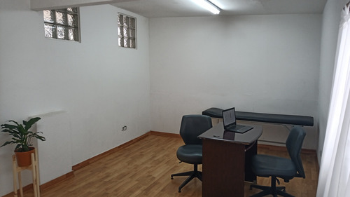 Consultorio Médico En Zona Centro De Berazategui 