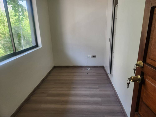 Alto Las Condes, 4 Dorm, 700 Mts2 De Terrano, Disponible