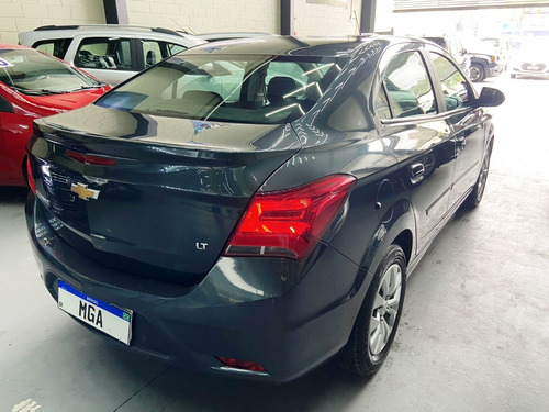 Imagem 4 de 8 de Gm Prisma 1.4 At Lt 2017/2018 Cinza
