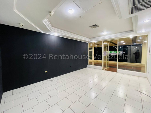 Oficina Comercial En La Iconica Y Prestigiosa Torre Sindoni De Maracay 24-24034 Irrr