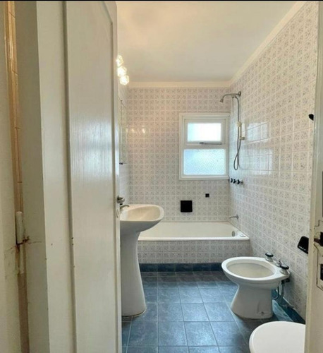 Imagen 20 de 20 de Excelente Departamento 3 Ambientes Totalmente Amueblado A Nuevo Sobre Avda. Colon 7 Piso Al Frente, C/lavadero Vista Lateral Al Mar Impecable