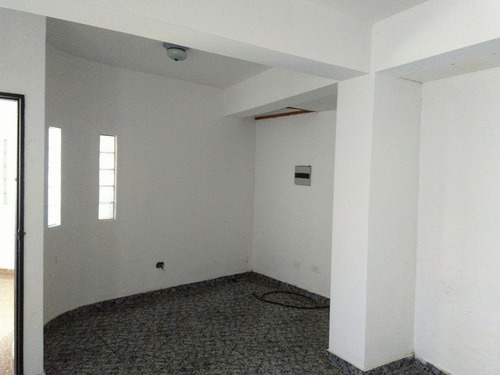 Edificio Local Comercial En Venta En Caraballeda, La Guaira 1200m2 4niveles 15pe (cbe)