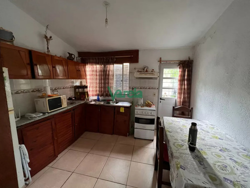 Una Casa Y Dos Aptos En Venta En Salinas Ideal Renta