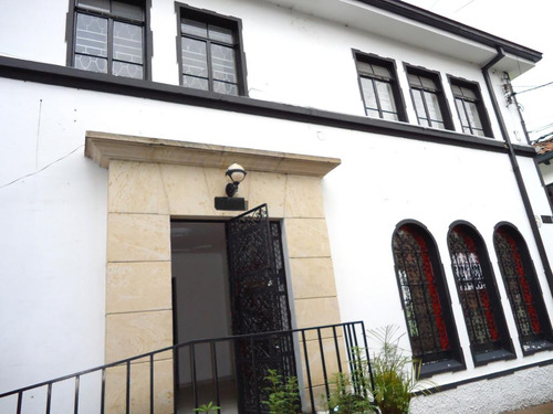 Oficina En Arriendo En Bogotá Quinta Camacho. Cod 13628