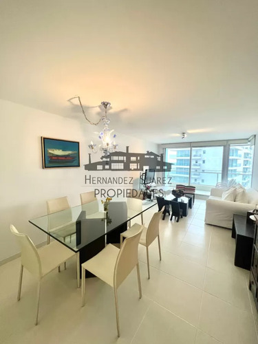 Venta Apartamento 2 Dormitorios Seasons Tower