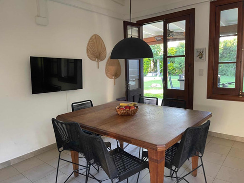 Casa Saint Matthews Pilar Estilo Campo En Una Planta