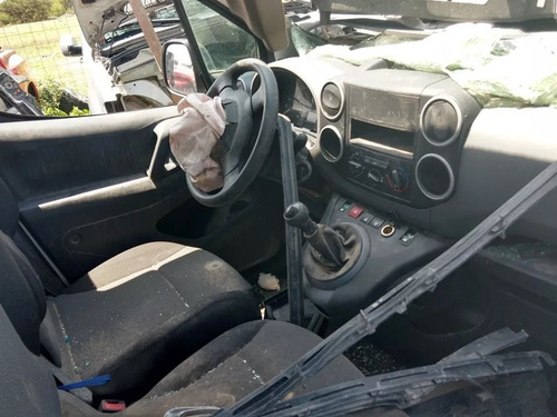 Imagen 3 de 5 de Peugeot Partner Diesel Carga Panel Por Partes Refacciones