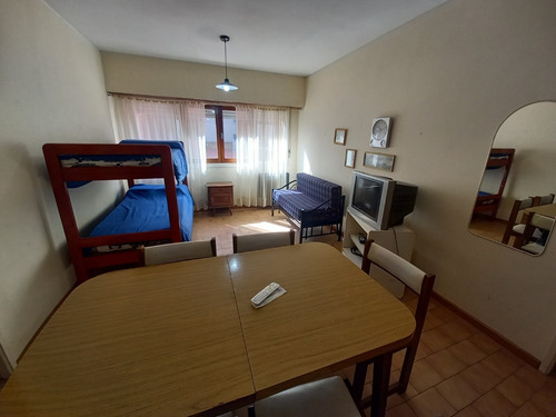 Imagen 3 de 19 de Departamento A 1 Cuadra Del Mar (1424)
