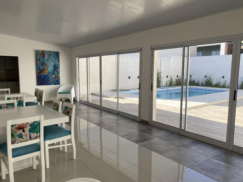 Excelente Departamento De 3 Ambientes A La Venta Lyon En Adrogué