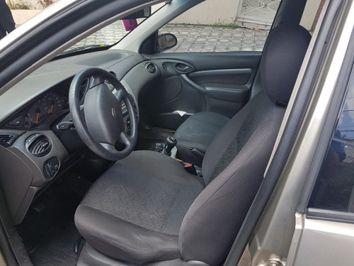 Ford Focus Sedan 1.6 Gl 4p