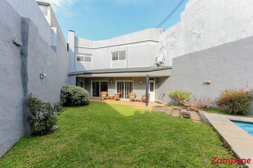 Casa En Boedo Con Parque Y Pileta