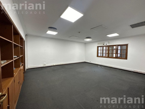 Alq - Local De 2.500m2 En 3 Plantas - Av. Belgrano 900