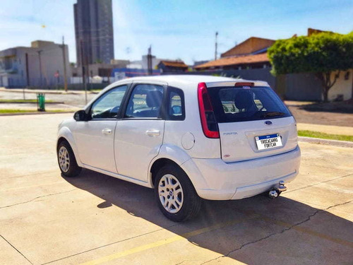 Imagem 6 de 8 de Ford Fiesta 1.6 8v Flex 2014