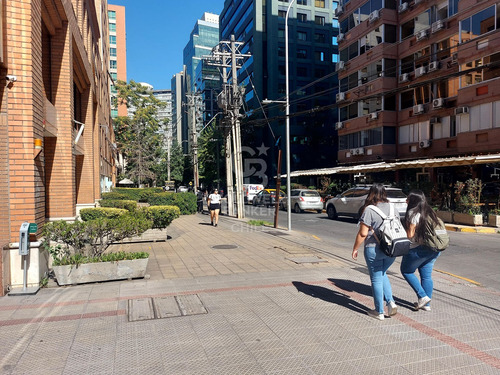 Amplia Oficina Cercana Metro Pedro De Valdivia