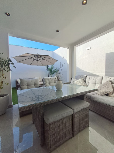 Venta Amplia Casa Sector Costa Laguna