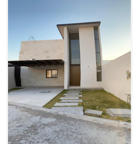 Casa En Venta En Los Viñedos