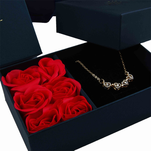 Imagen 7 de 10 de Collar Trébol 4 Corazones Doble Vista Dije Dorado Caja Rosas