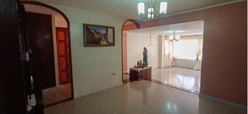 Venta De Apartamento En C . R La Paraguita, Piso Bajo